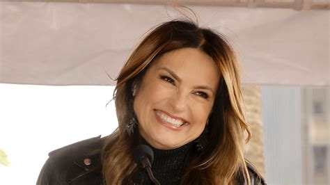 See Mariska Hargitay’s “Smoking Hot” Instagram Causing Law。